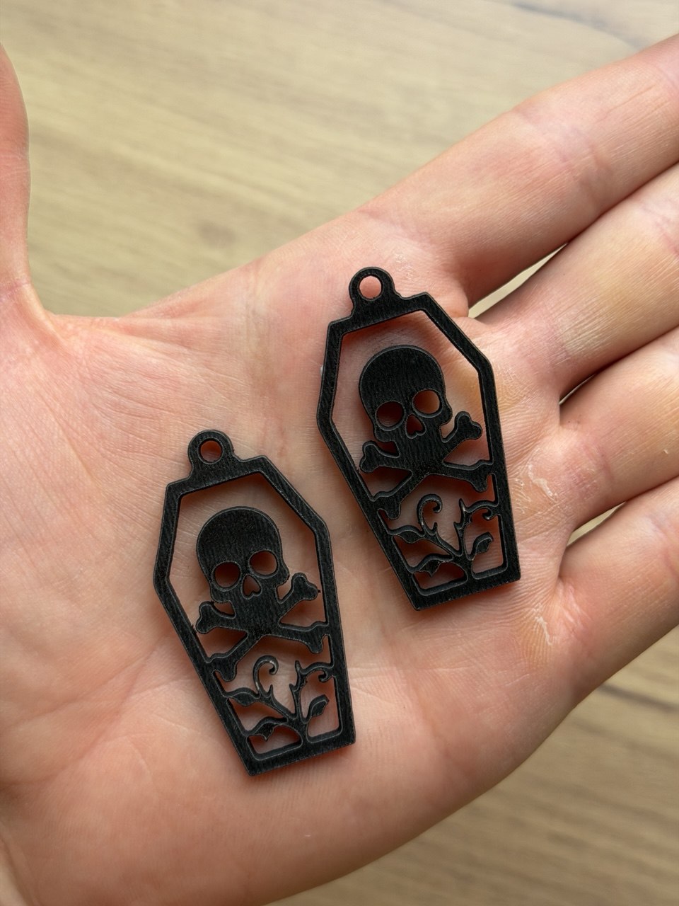 Сережки «Черепний знак»